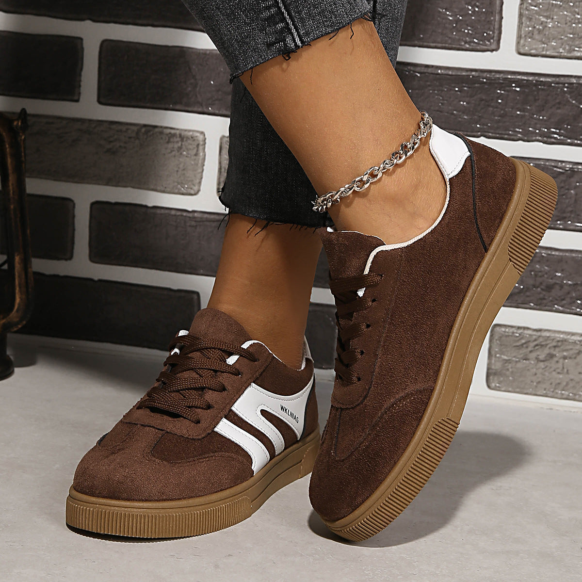 Women's Retro Casual Round-Toe Sports Fashion Flat-Soled Sneakers